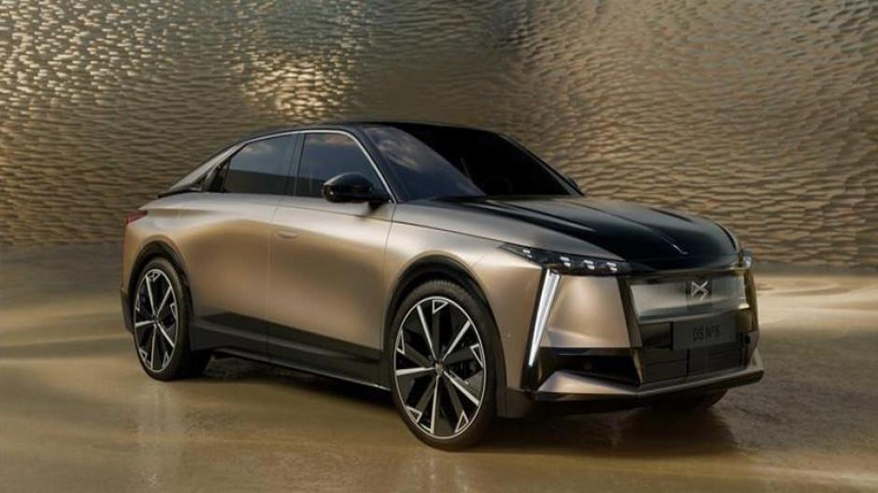 DS N°8 görücüye çıkıyor