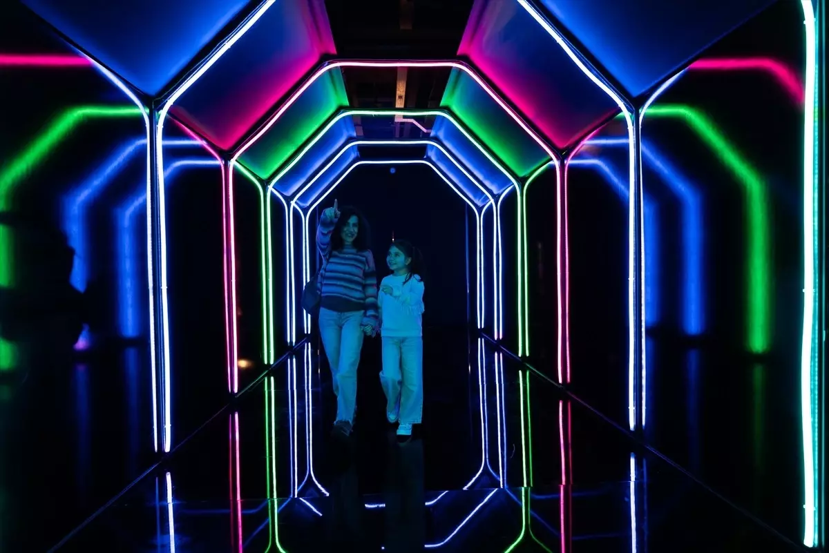 Dünyanın En Büyük Holografik Hayvanat Bahçesi ‘Katılım Emeklilik DigiZoo’ Tanıtıldı