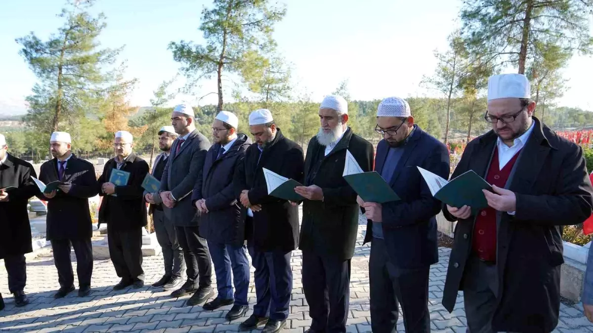 Kahramanmaraş’ta deprem şehitleri anısına bin bir hatim