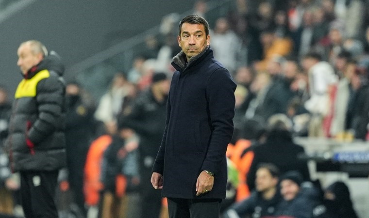 Van Bronckhorst’tan Beşiktaş sözleri: ‘Zamana ihtiyacım vardı ama…’