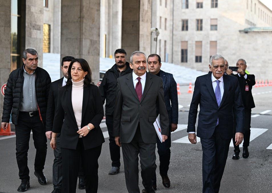 Son Dakika: TBMM'de İmralı ziyaretleri: DEM Parti heyeti ile Bahçeli görüştü!