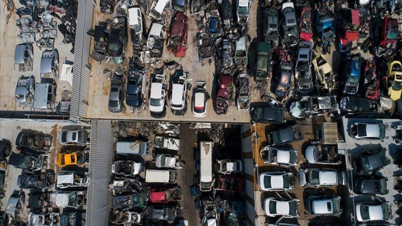 Dört araçtan biri hurda! Ortalama otomobil yaşı 15′ yaklaştı…