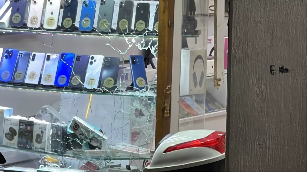 Kahramanmaraş’ta telefon kılıfını beğenmeyen şahıs dükkana ateş açtı: 2 yaralı