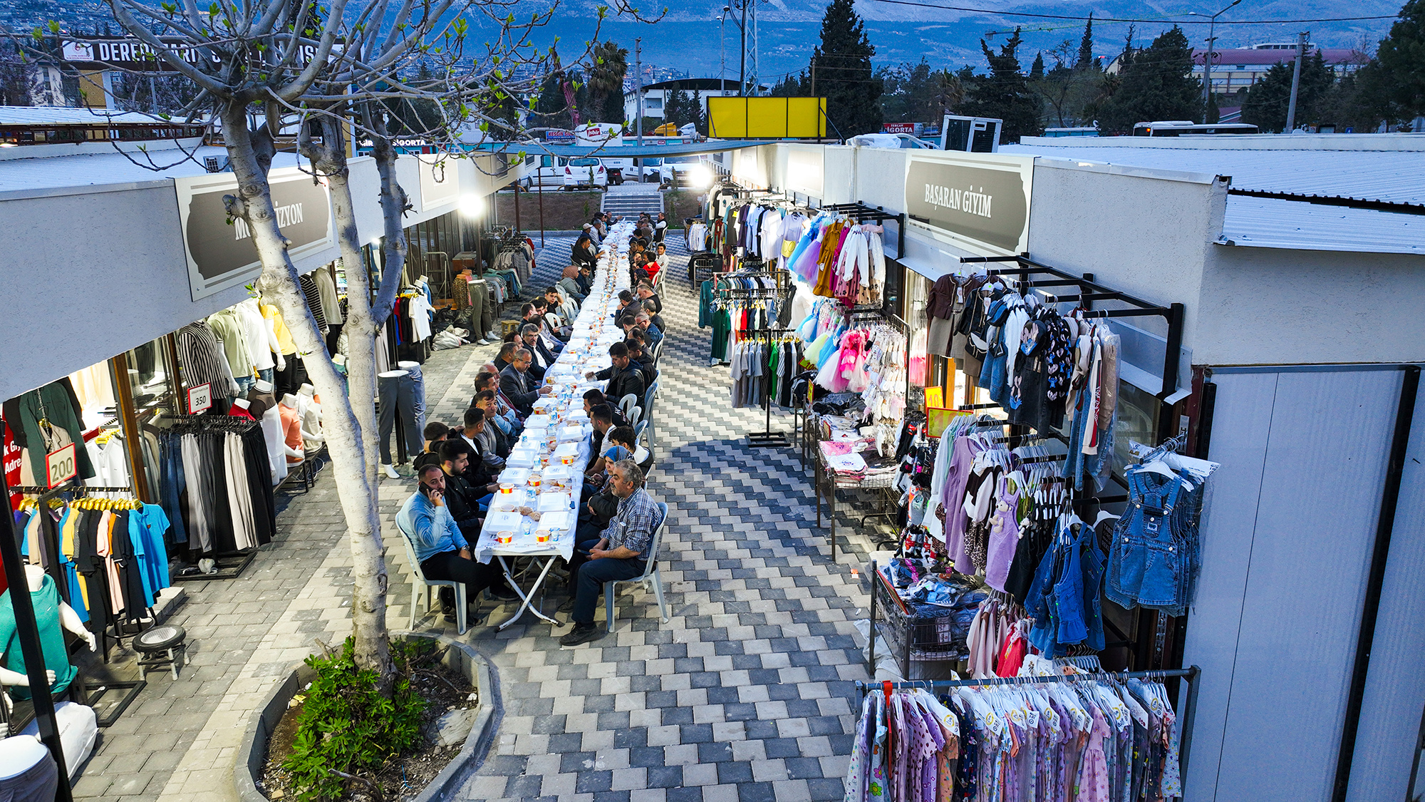 Büyükşehir’in Bereket Sofrası Bu Kez Derepazarı Esnaf Çarşısı’nda Kuruldu