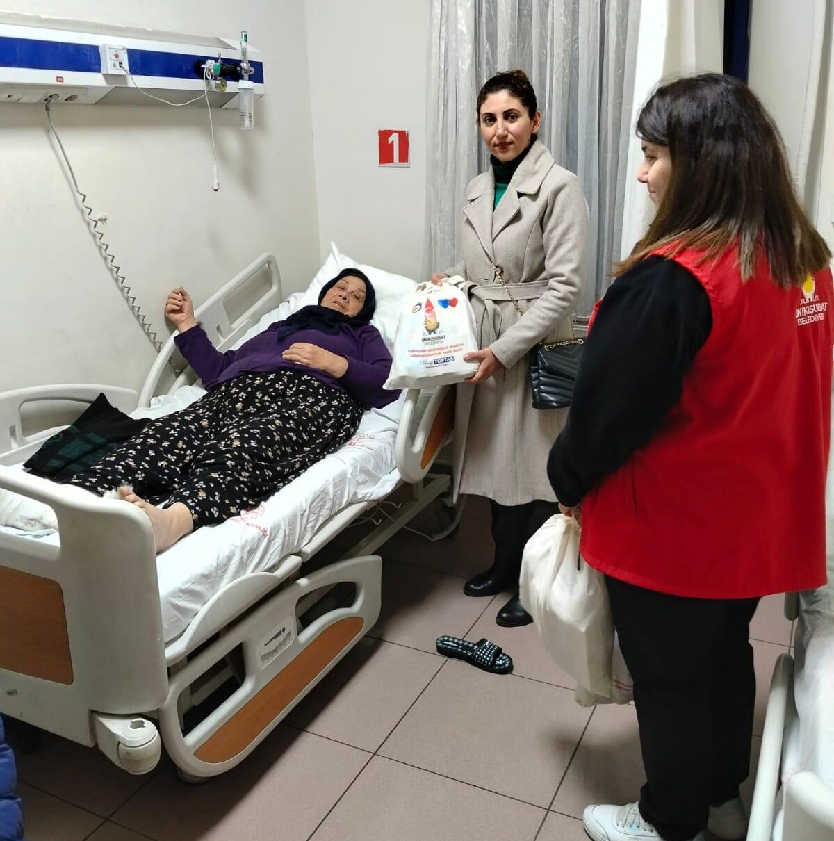 Onikişubat Belediyesi’nden hastalara şifa niyetine hediye