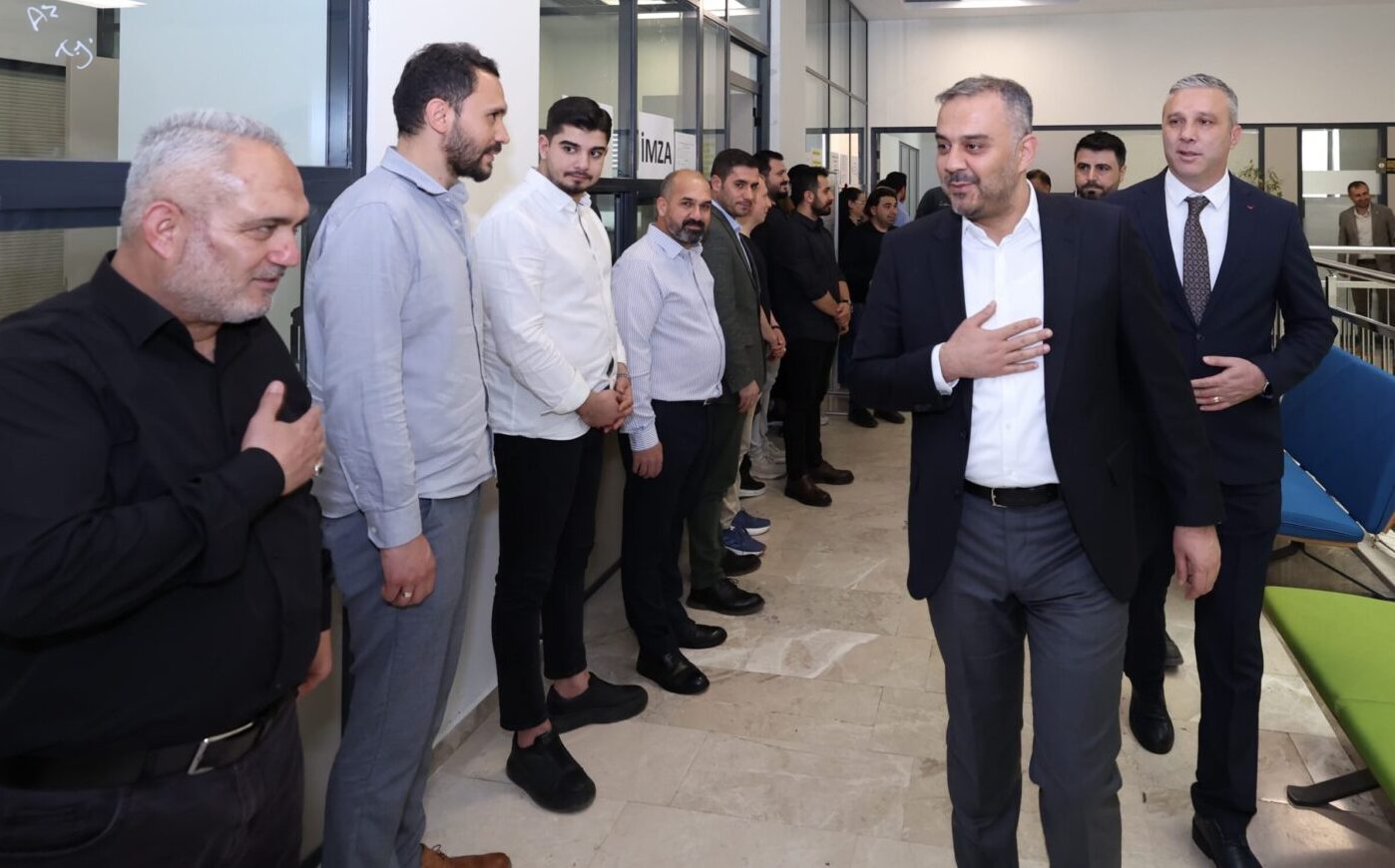 Başkan Toptaş, belediye personeliyle bayramlaştı