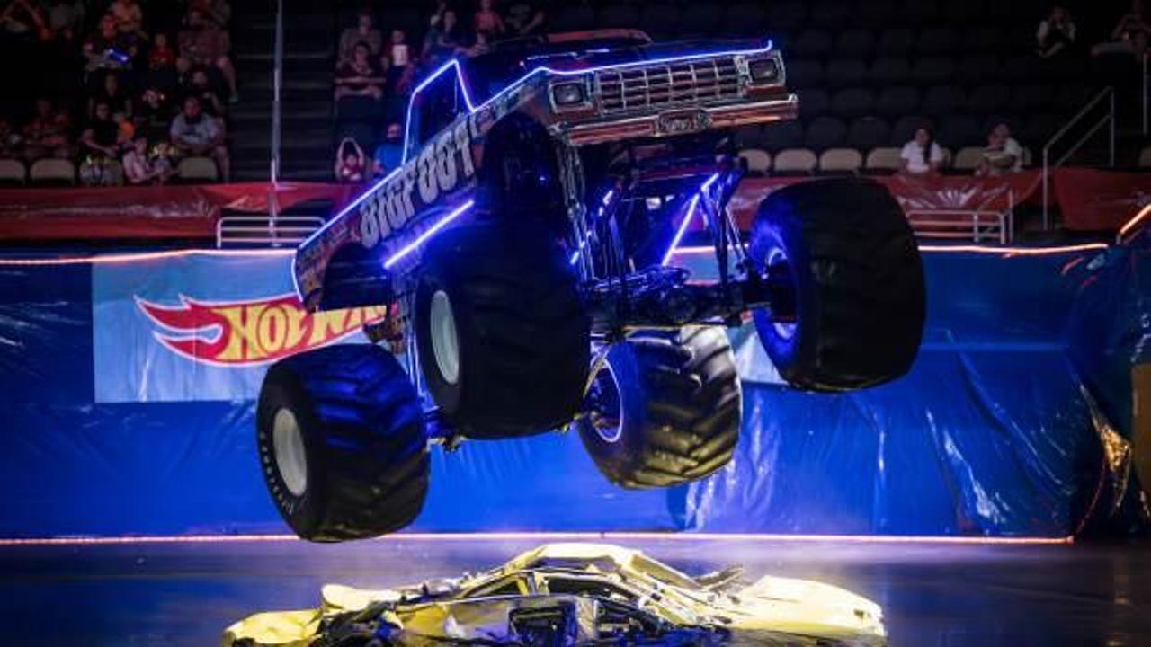 Hot Wheels Monster Trucks live yeni teması Glow-N-fire ile İstanbul’a geliyor!