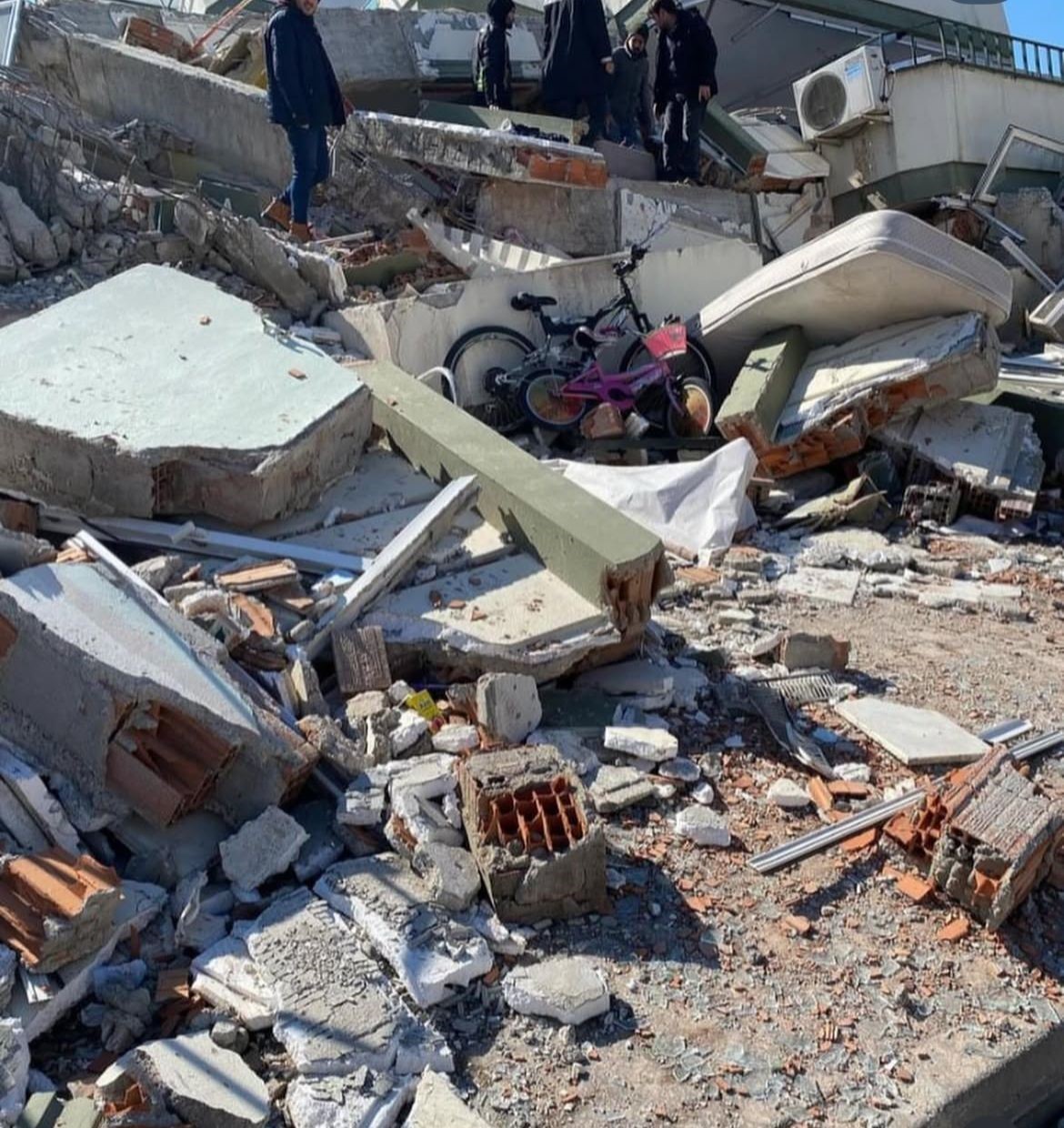 Depremde 130 kişinin öldüğü site için karar çıktı: Proje sorumlusuna 15 yıl ceza verildi