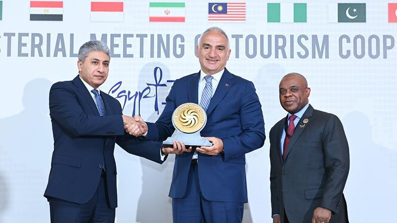 D-8’in ilk turizm şehri Antalya oldu