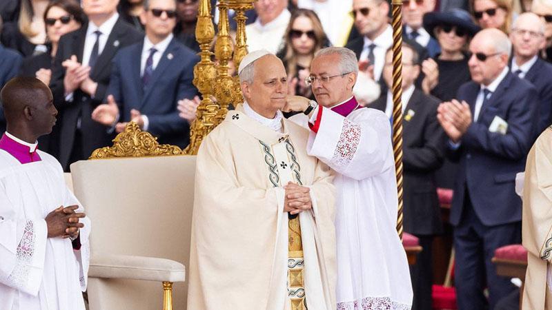 Papa 14’üncü Leo, resmen göreve başladı