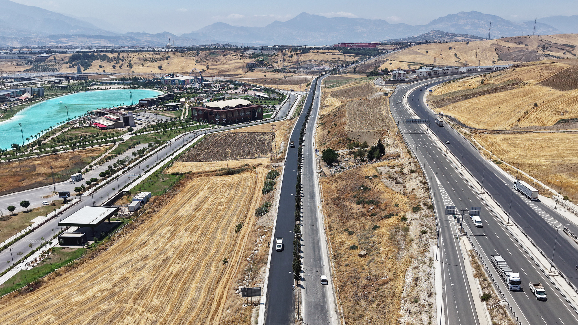 Kavlaklı OSB ve Mahallelere Ulaşım Sağlayan Yol Yenilendi