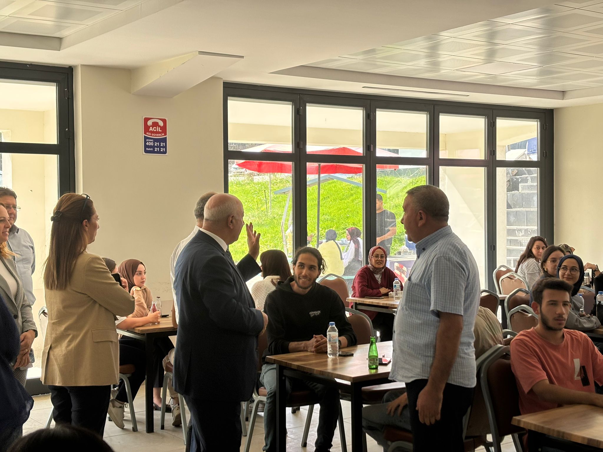 Rektör Bakan, Yeni Eğitim-Öğretim Yılının İlk Gününde Öğrencilerle Buluştu