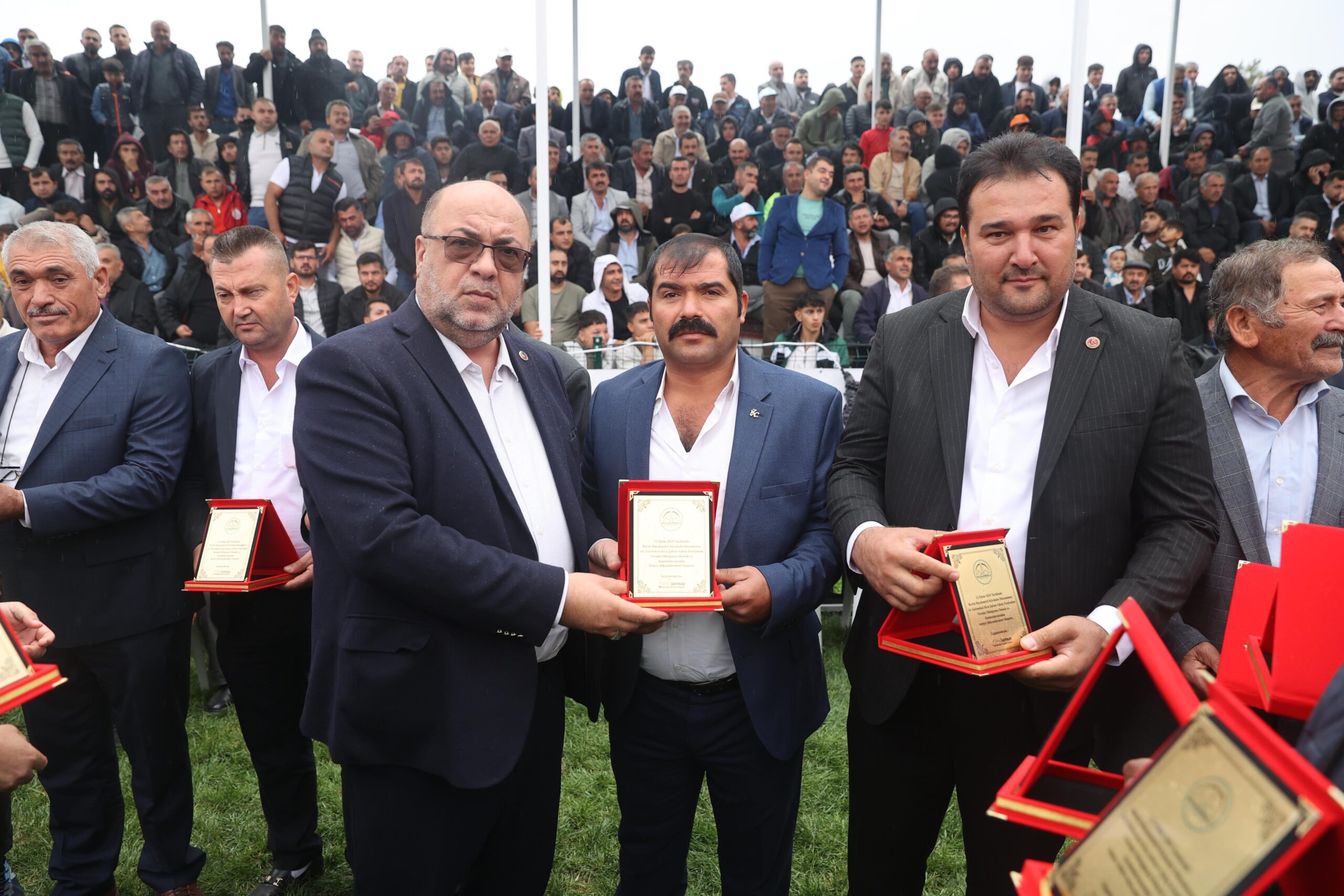 GELENEKSEL BERTİZ BAYDEMİRLİ KISA ŞALVAR GÜREŞ FESTİVALİ COŞKUYLA GERÇEKLEŞTİRİLDİ