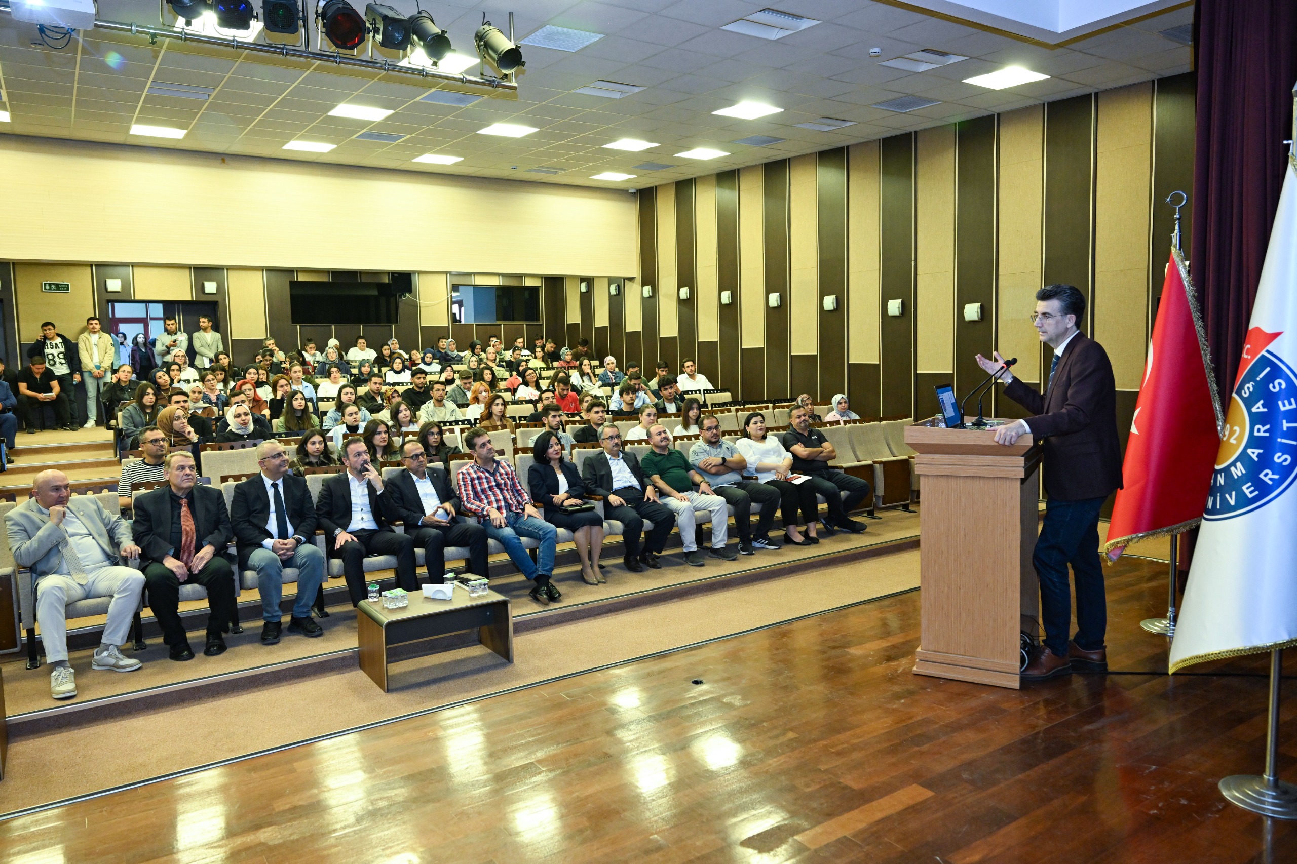 KSÜ’de Küresel Belirsizlik Ortamında Yeni Ortadoğu Jeopolitiği Konuşuldu