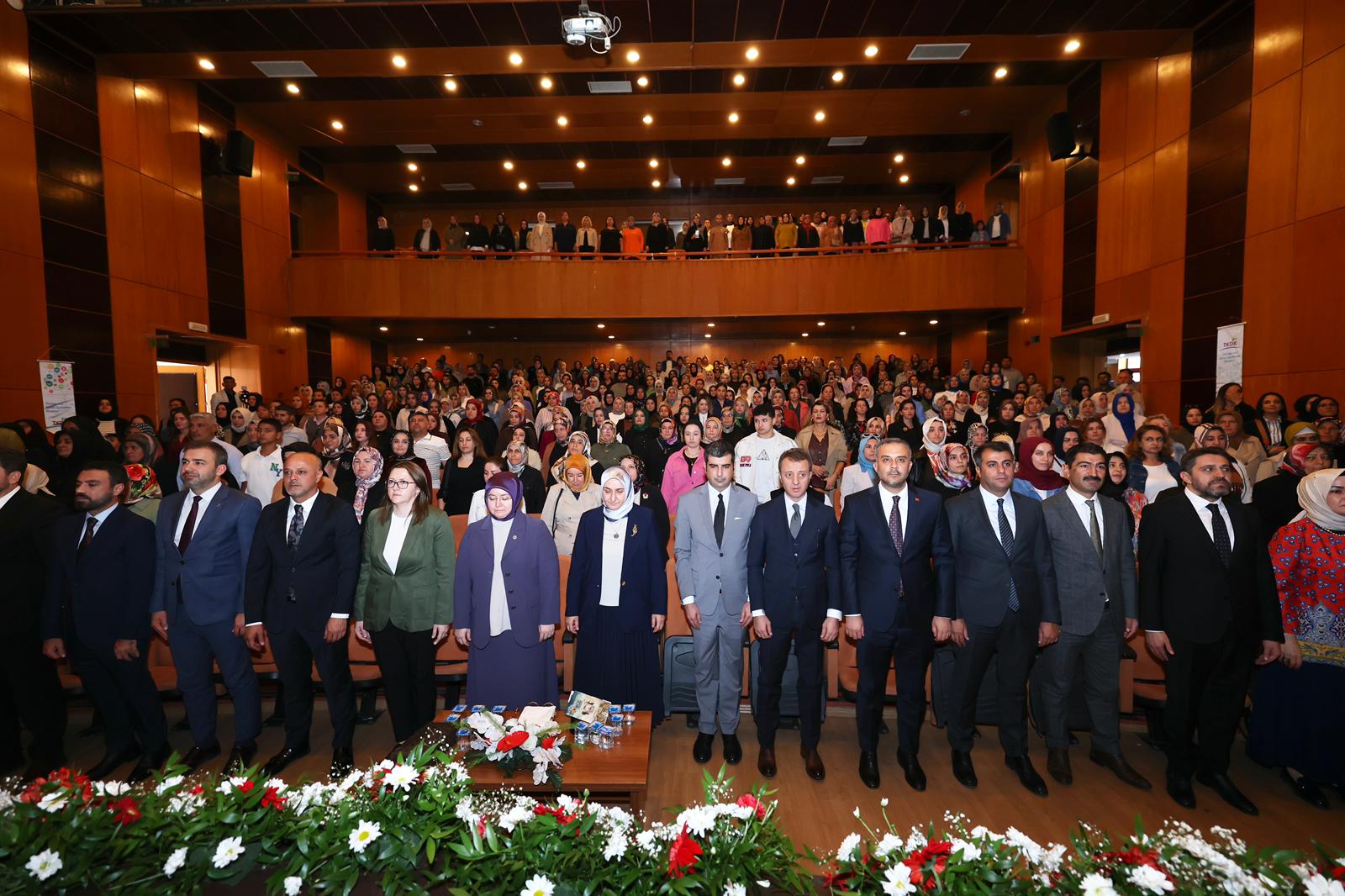 Kahramanmaraş’ta “Üreten Kadınlar Bilgilendirme ve Çalışma Toplantısı” Yoğun Katılımla Gerçekleşti
