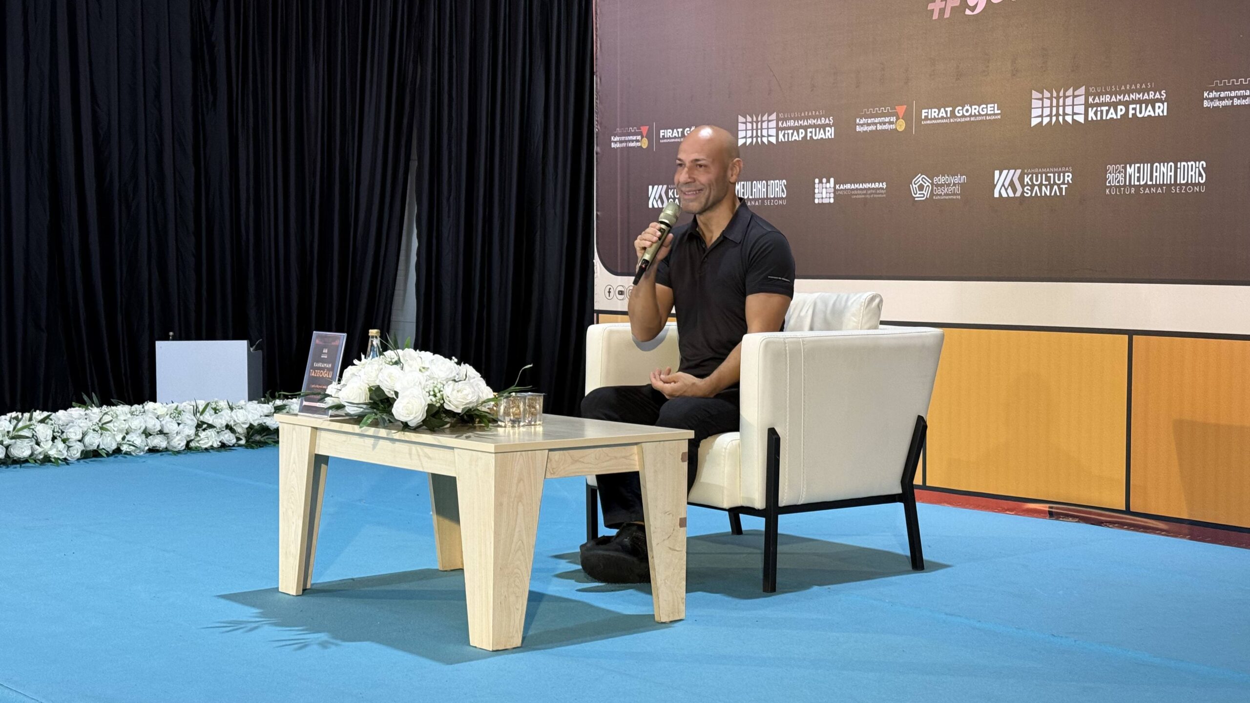 Sevilen Yazar Kahraman Tazeoğlu, KAFUM’da Okurlarıyla Bir Araya Geldi