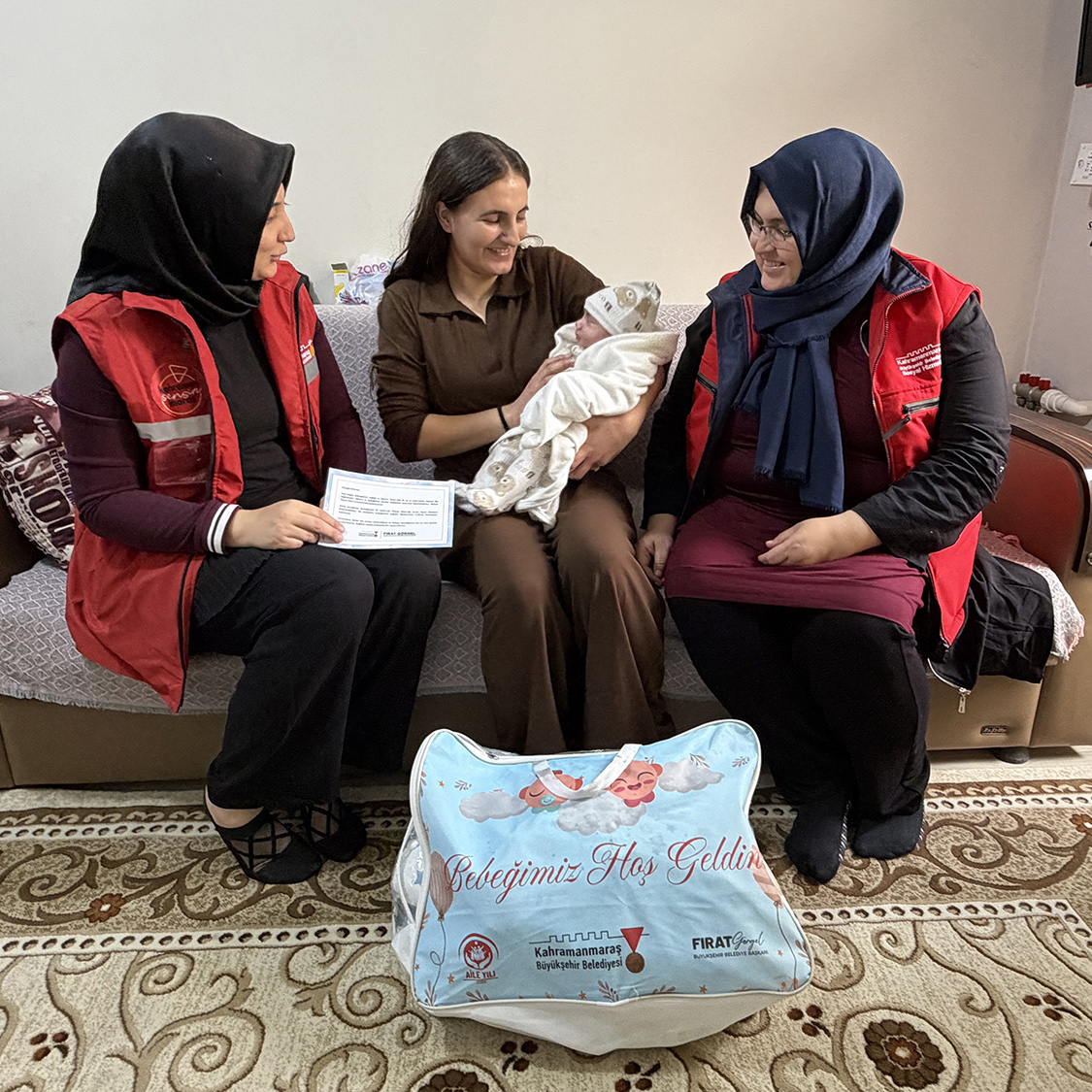 Büyükşehir, Ailelere Desteğini Sürdürüyor