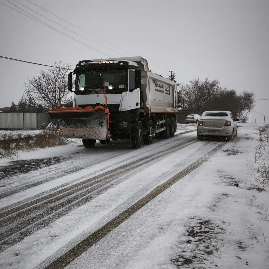 Kuzey İlçelerde Karla Mücadele Aralıksız Sürüyor