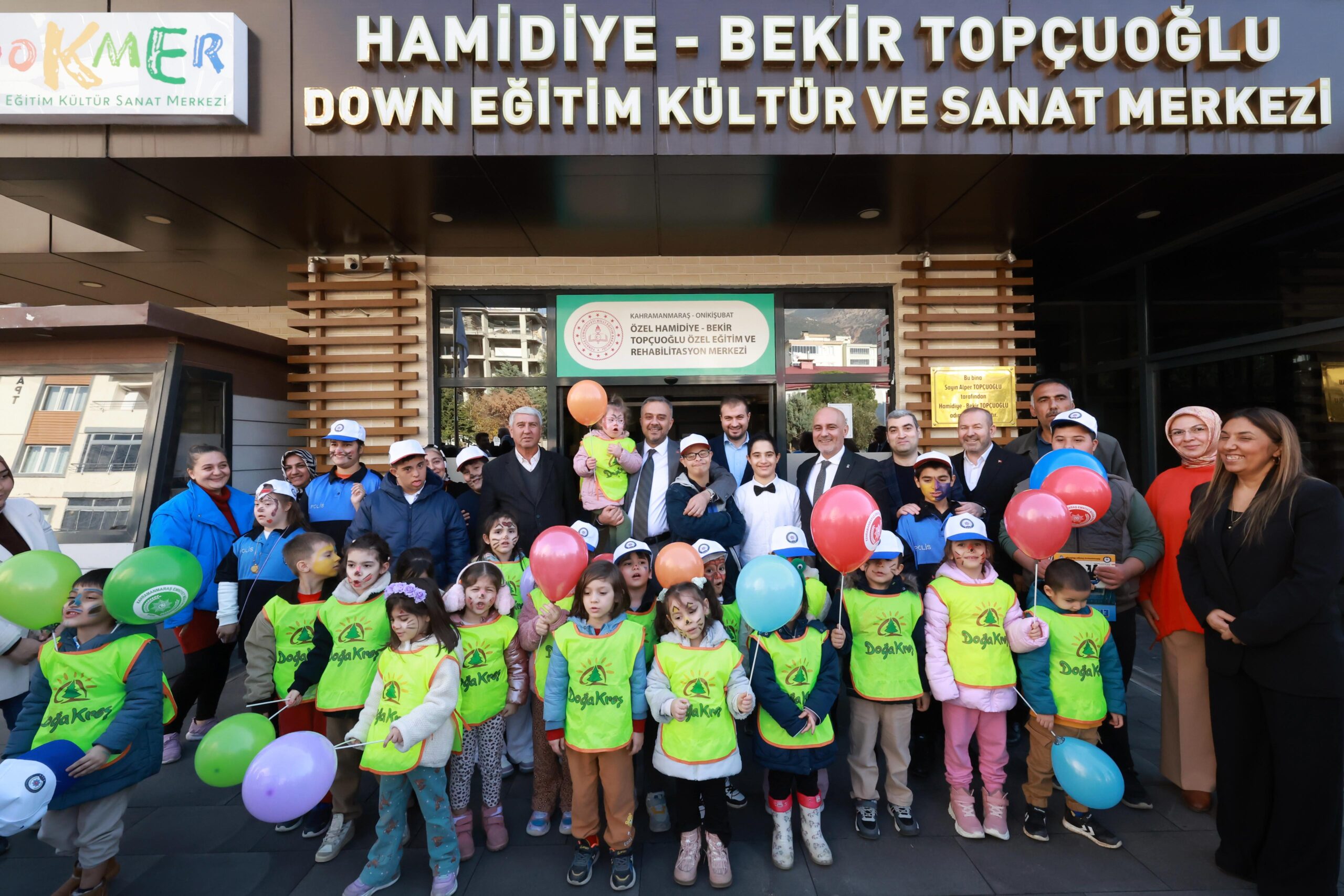 AK Kadınlar’dan DOKMER’de anlamlı Dünya Engelliler Günü programı