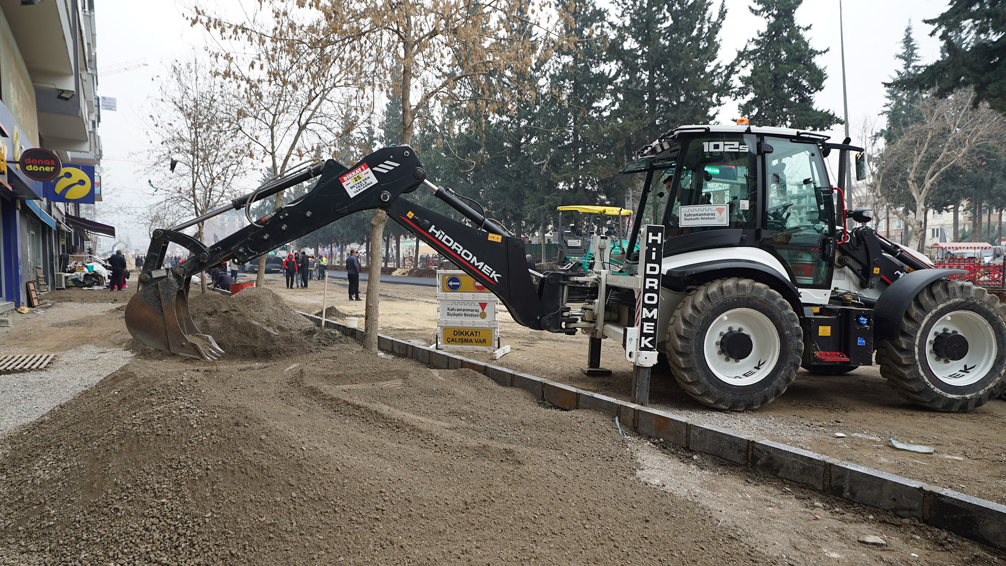 Azerbaycan Bulvarı’nda Altyapısı Tamamlanan Kısmın Üstyapısı Yenileniyor
