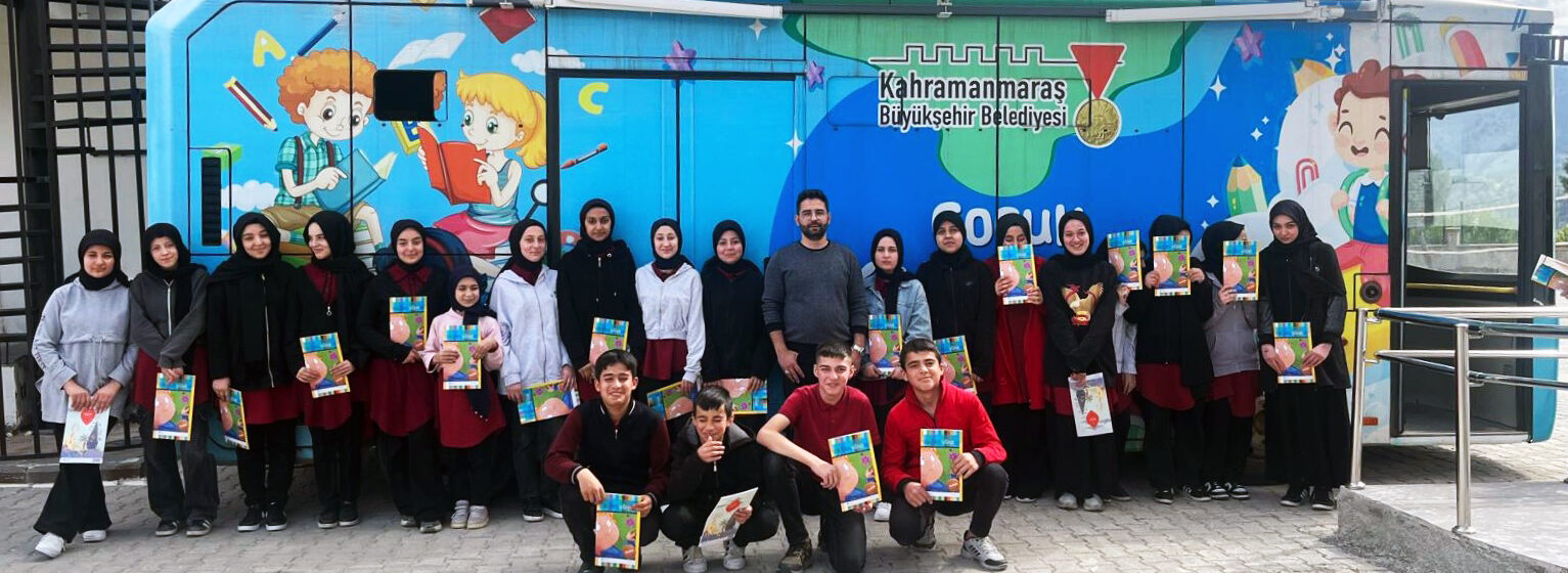 Mobil Kütüphane ile Kitapların Büyülü Dünyası Kırsala Taşındı