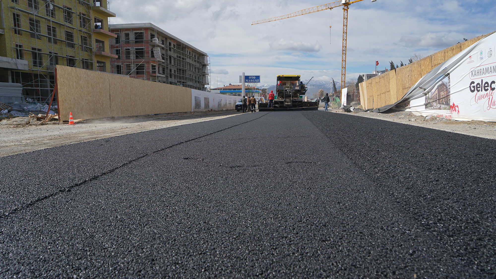 Büyükşehir’den Ali Sezal Bulvarı’na Asfalt