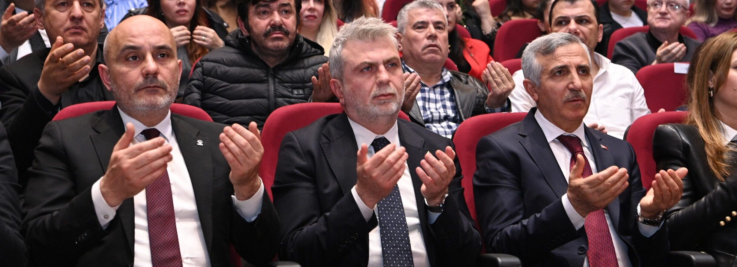 Kurtuluş Coşkusu Ali Kınık Konseriyle Taçlandı