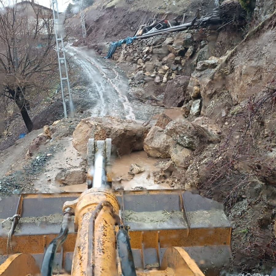 Sel Vuran Bölgelere Büyükşehir Müdahalesi