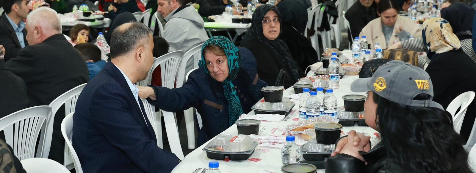 Başkan Toptaş, Ramazan’ın bereketini vatandaşlarla aynı sofrada paylaştı