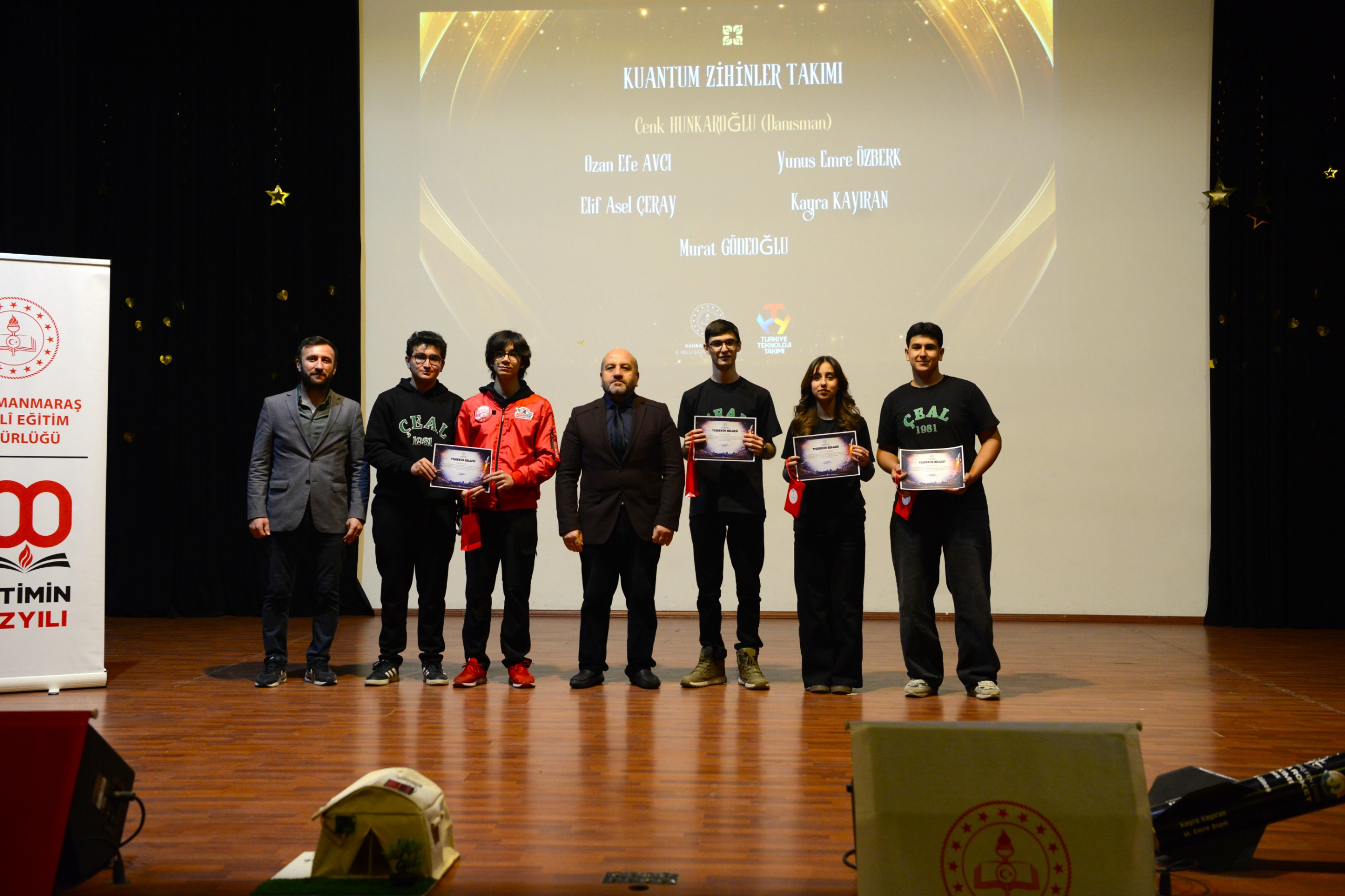 KSÜ Yönetimi TEKNOFEST Başarısını Paylaşan Öğrencilerin Ödül Törenine Katıldı