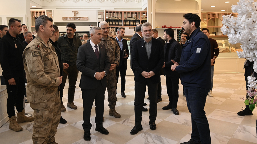 Başkan Görgel ve Vali Ünlüer, Uzunçarşı’da