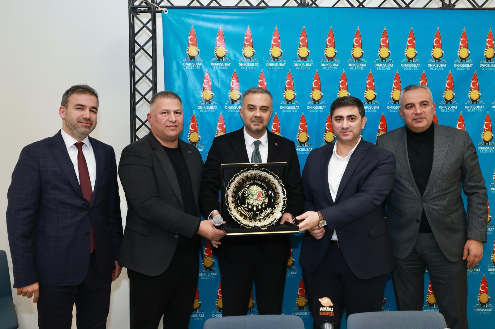 Başkan Toptaş, muhtarlarla iftar sofrasında buluştu