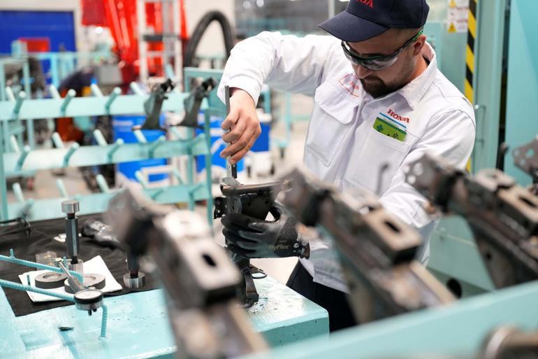 Honda Türkiye, İzmir Aliağa'da motosiklet üretimine başladı