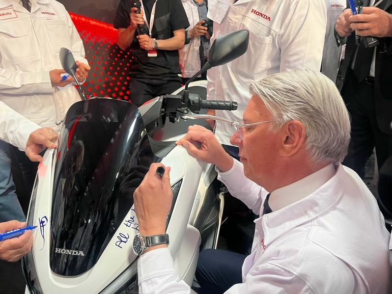 Honda Türkiye, İzmir Aliağa'da motosiklet üretimine başladı