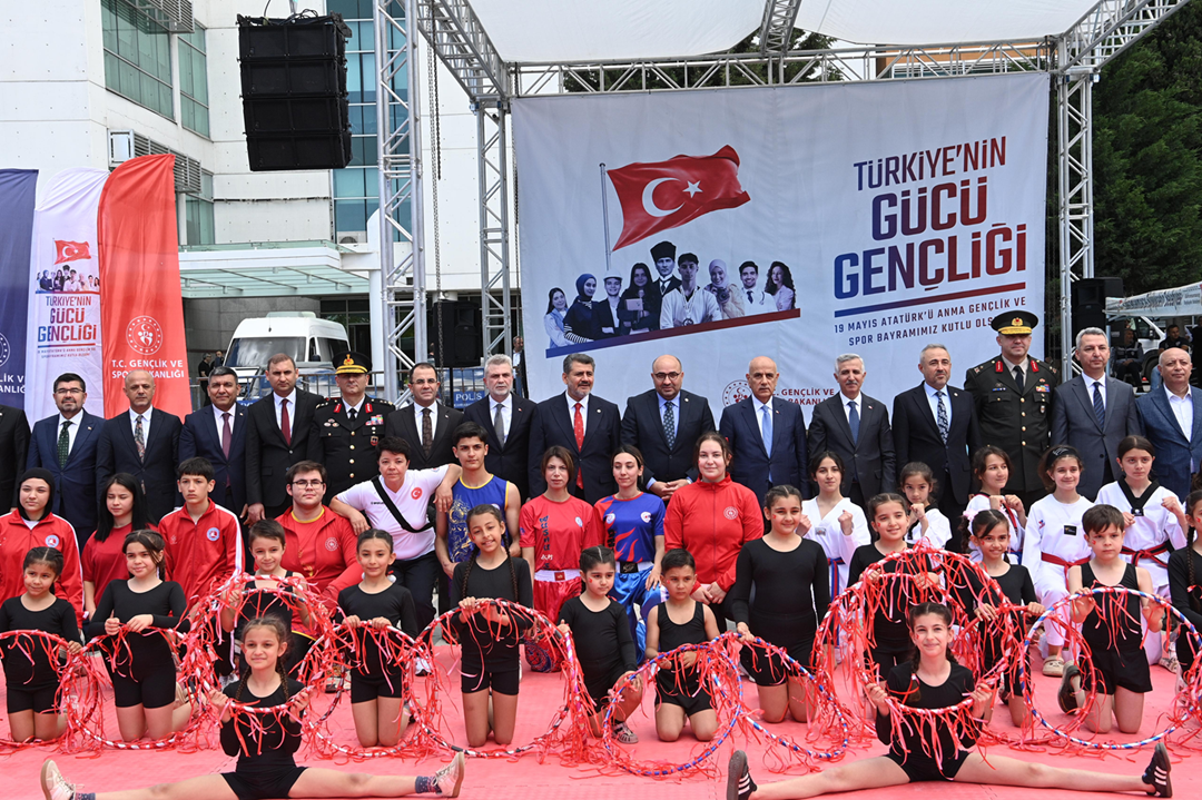 Atatürk’ü Anma, Gençlik ve Spor Bayramı, Milli İrade Meydanı’nda Coşkuyla Kutlandı