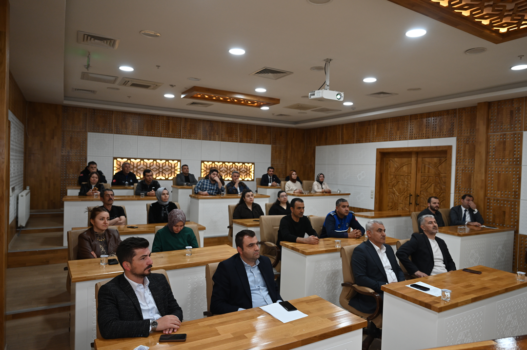Türkoğlu Belediyesinden dev etkinlik; Ailede çocuklar nasıl yetiştirilmeli?