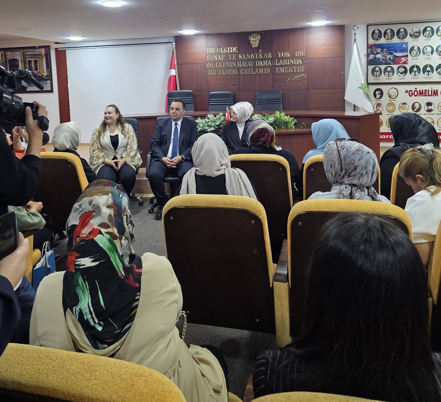 Milletvekili Dr. Tuba Köksal Kadın Esnafların Sorunlarını Dinledi