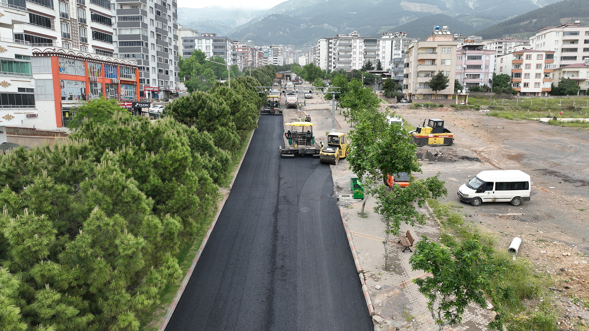 Ahır Dağı Caddesi’nde Asfalt Serimine Başladı