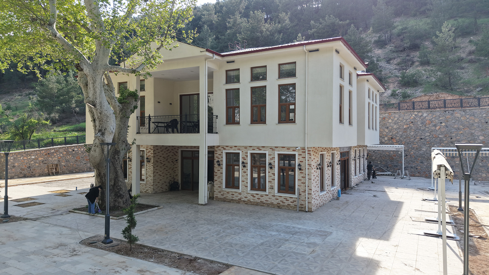 Çınaraltı Sosyal Tesisleri’nde Son Hazırlıklar Yapılıyor
