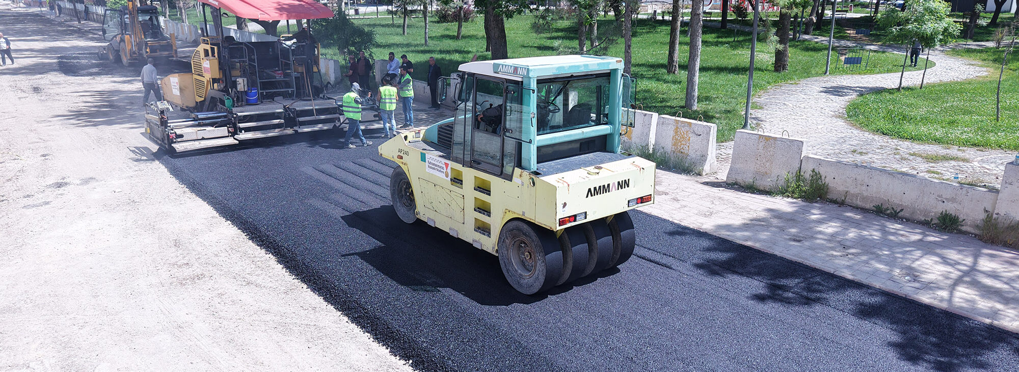 Büyükşehir, Elbistan Pınarbaşı Caddesi’nde Asfalt Serimine Başladı