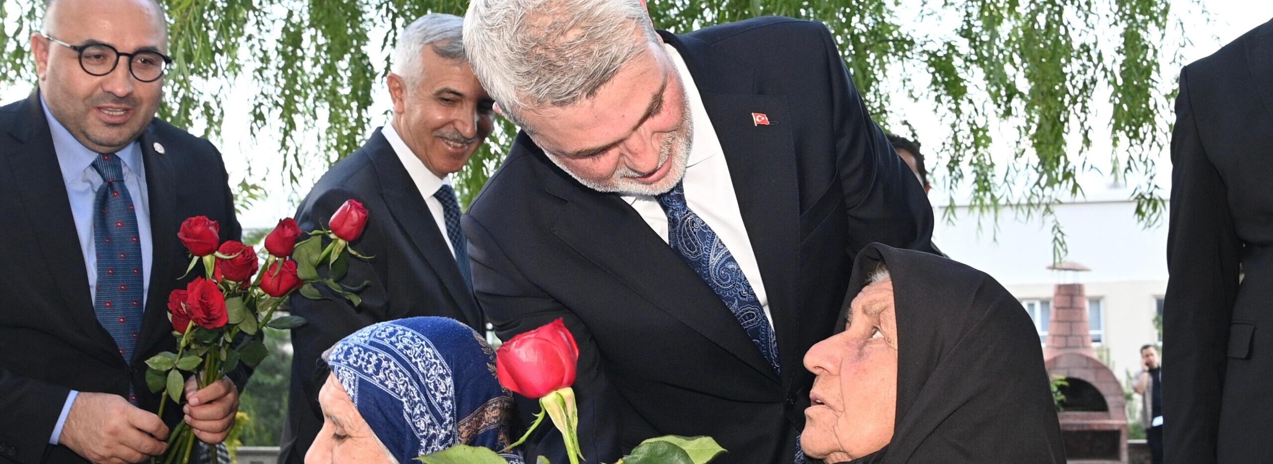 Bayram Coşkusu Şehrin Ulu Çınarlarıyla Paylaşıldı