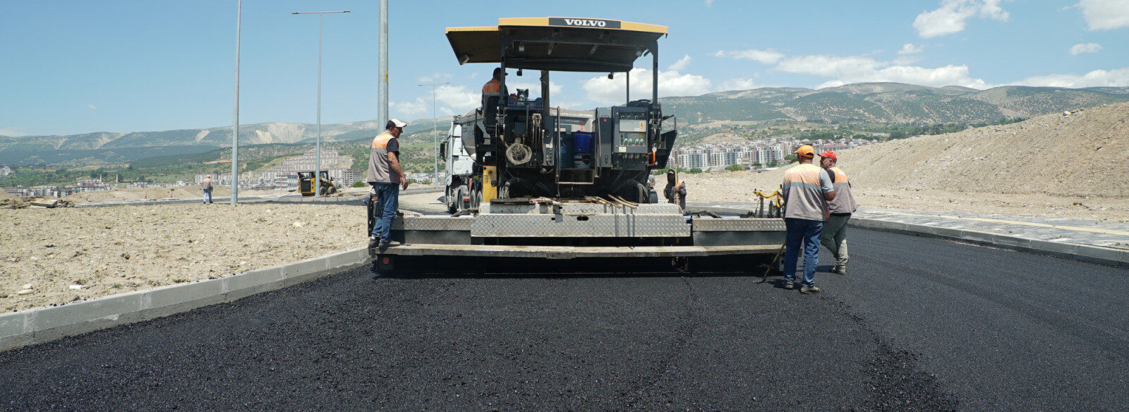 Büyükşehir, Şehir Tarihinin En Büyük Asfalt Hamlesine Start Verdi
