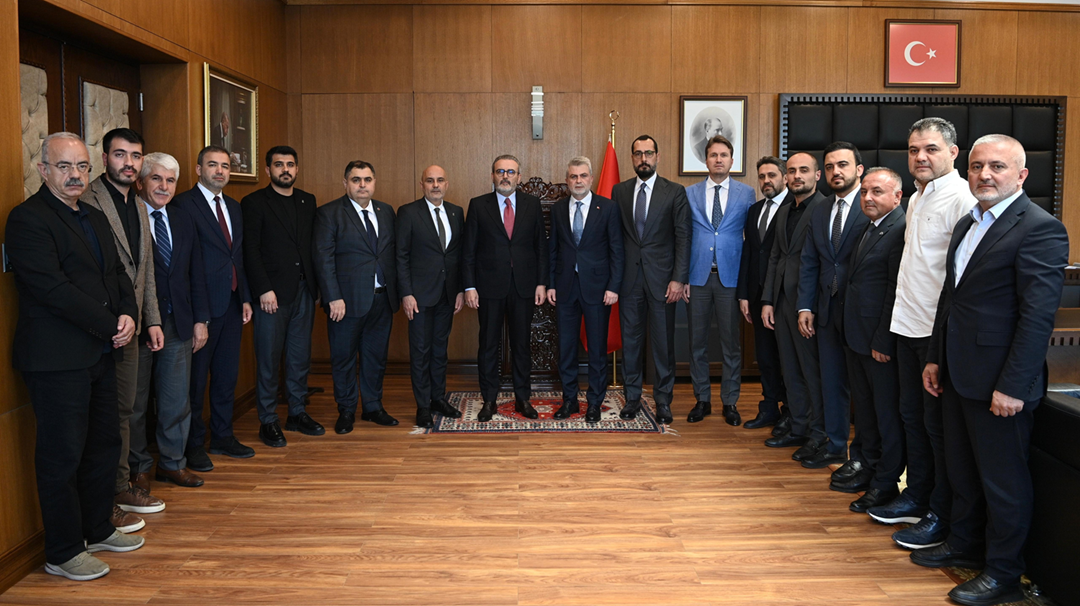 Başkan Görgel, AK Parti MKYK Üyesi Mahir Ünal’ı Makamında Ağırladı