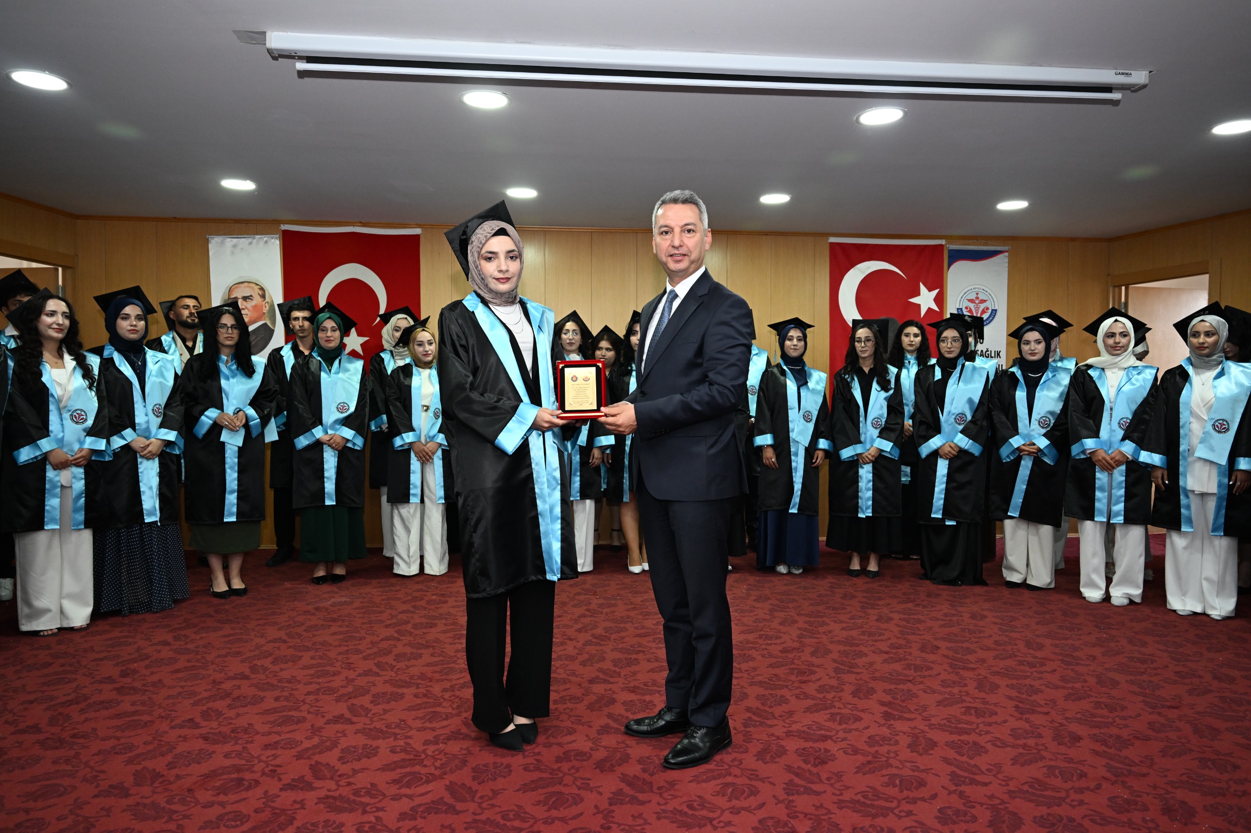 Afşin Sağlık Yüksekokulunda Mezuniyet Coşkusu