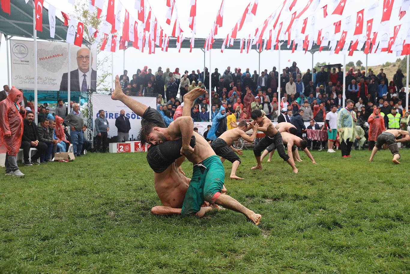 GELENEKSEL DEREKÖY KARAKUCAK VE ŞALVAR GÜREŞ FESTİVALİ İÇİN GERİ SAYIM BAŞLADI