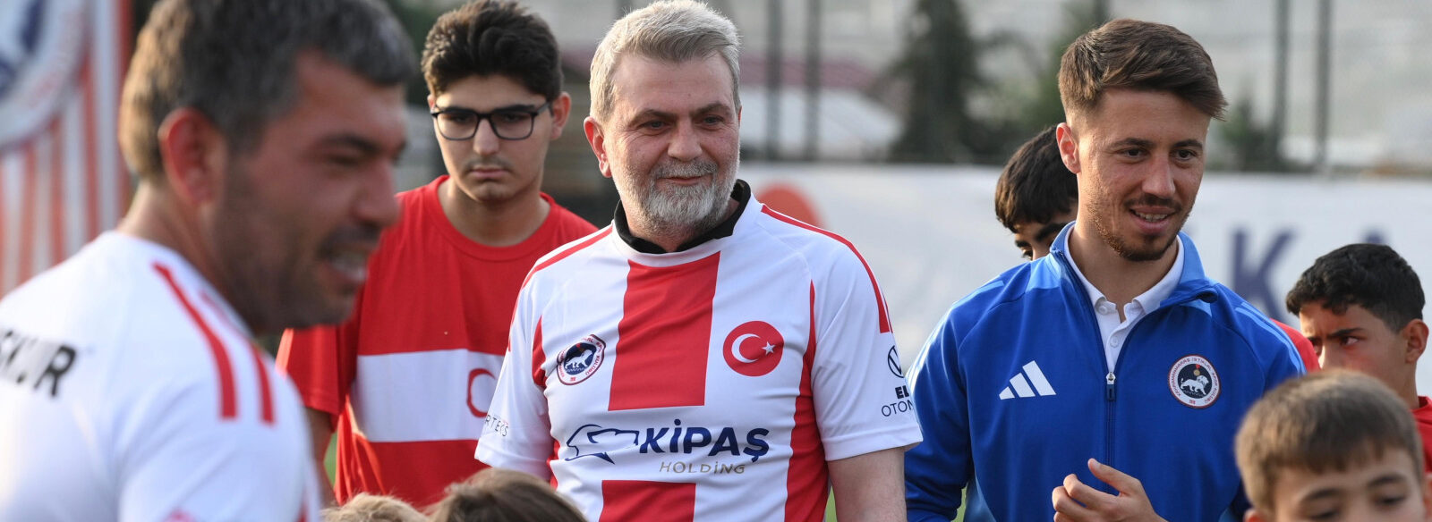 Büyükşehir, Şehrin Dört Bir Yanını Spor Alanlarıyla Donatıyor; 31 Yeni Halı Saha Hizmete Alındı