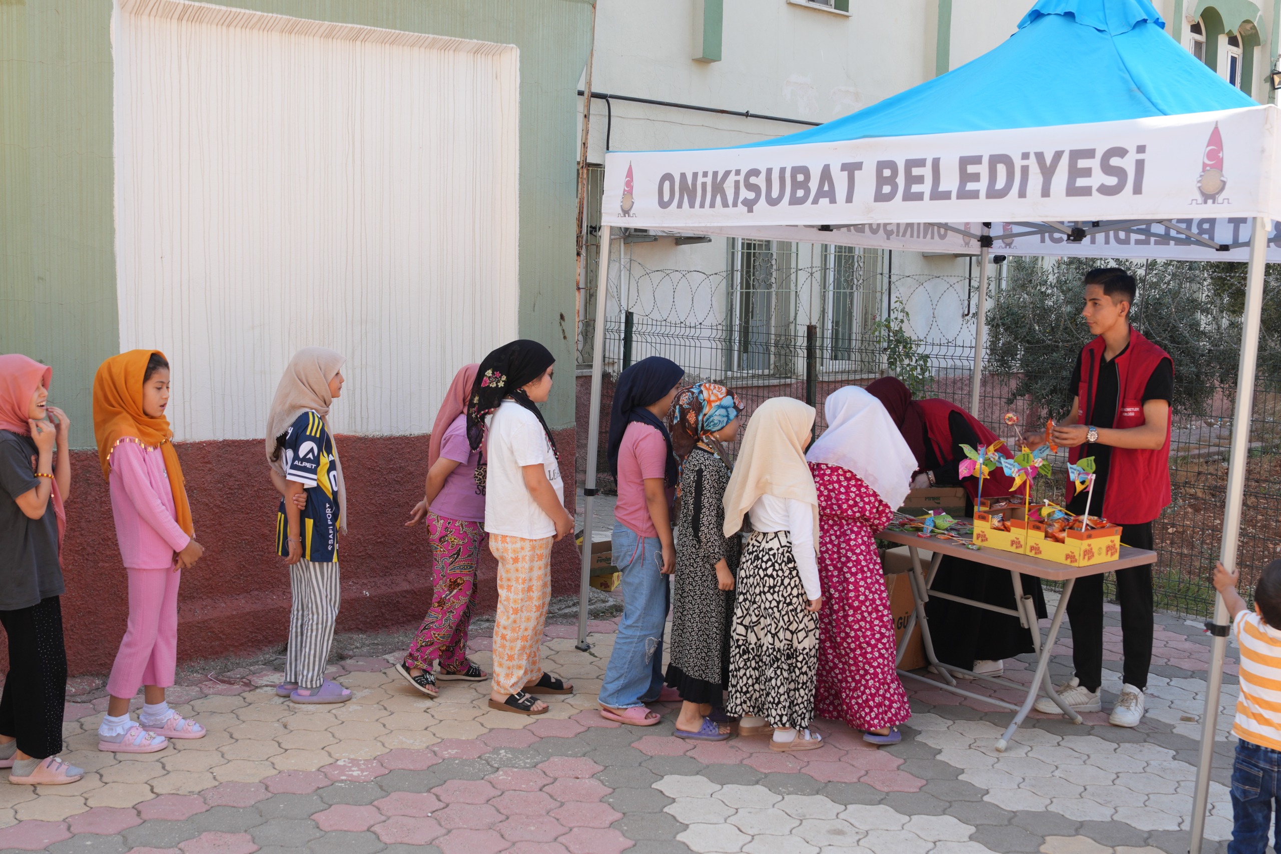 Onikişubat Belediyesi’nden Yaz Kur’an Kurslarına ‘Camiler Çiçek Açtı’ ile anlamlı destek