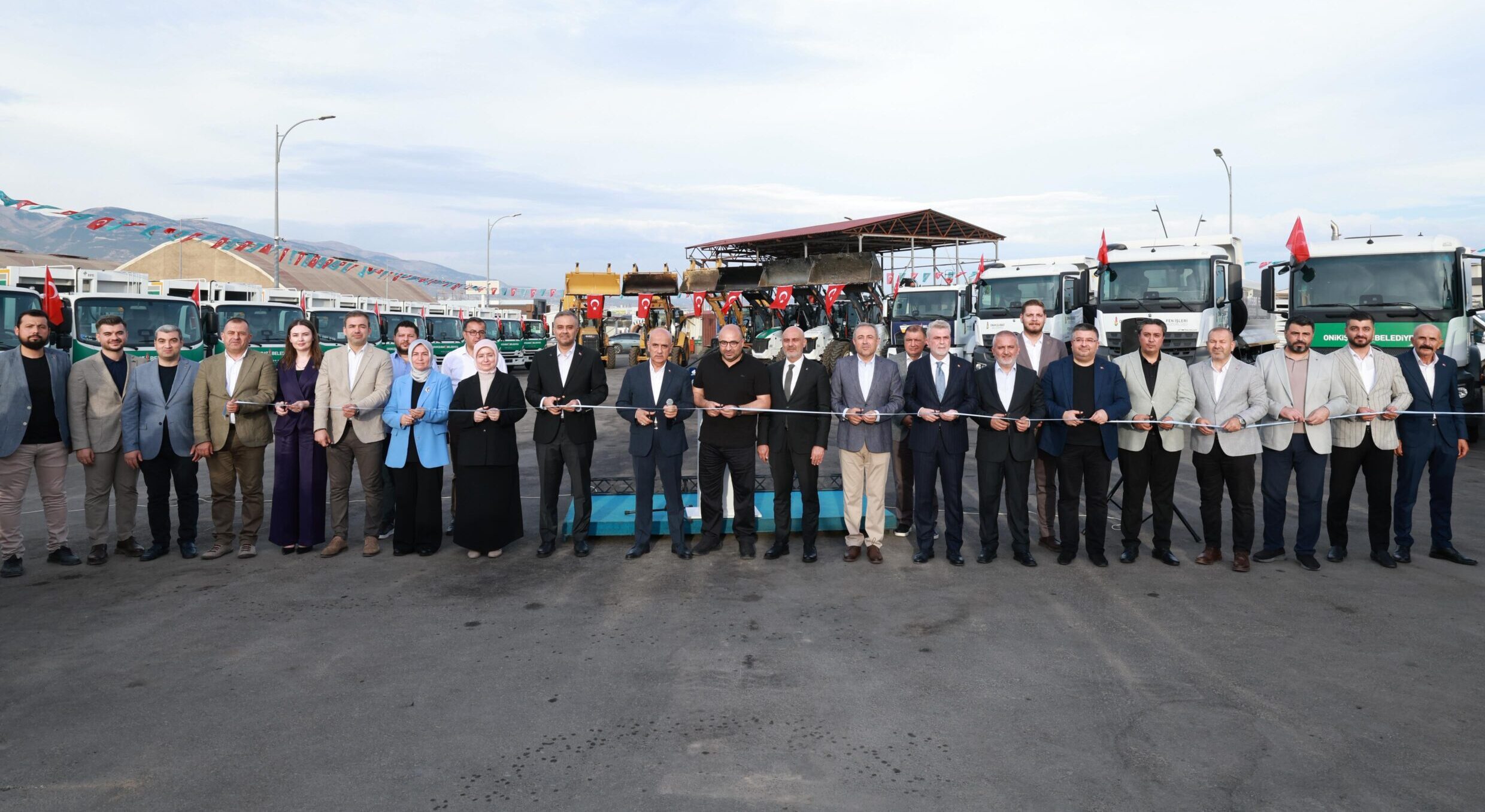 Onikişubat Belediyesi’nin 200 Milyon TL’lik yatırımla 30 yeni hizmet aracı göreve başladı