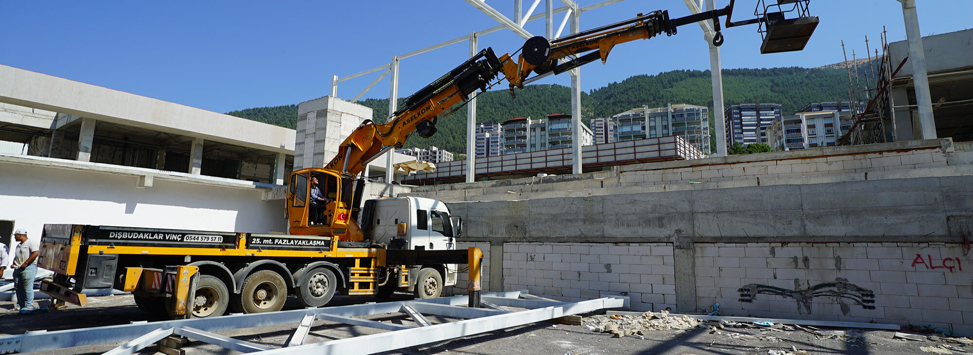Gençler İçin Tasarlandı, Türkiye’ye Örnek Olacak  Kahramanmaraş Gençlik ve Spor Merkezi Yükseliyor