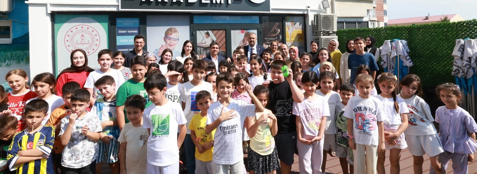 Başkan Toptaş, minik öğrencilerin davetine kayıtsız kalmadı
